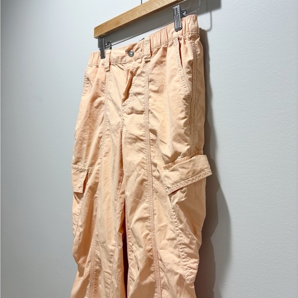 ASOS DESIGN • Women’s Creamsicle Orange Baggy Straight Leg Cargo Pants Size 4 - Picture 4 of 7